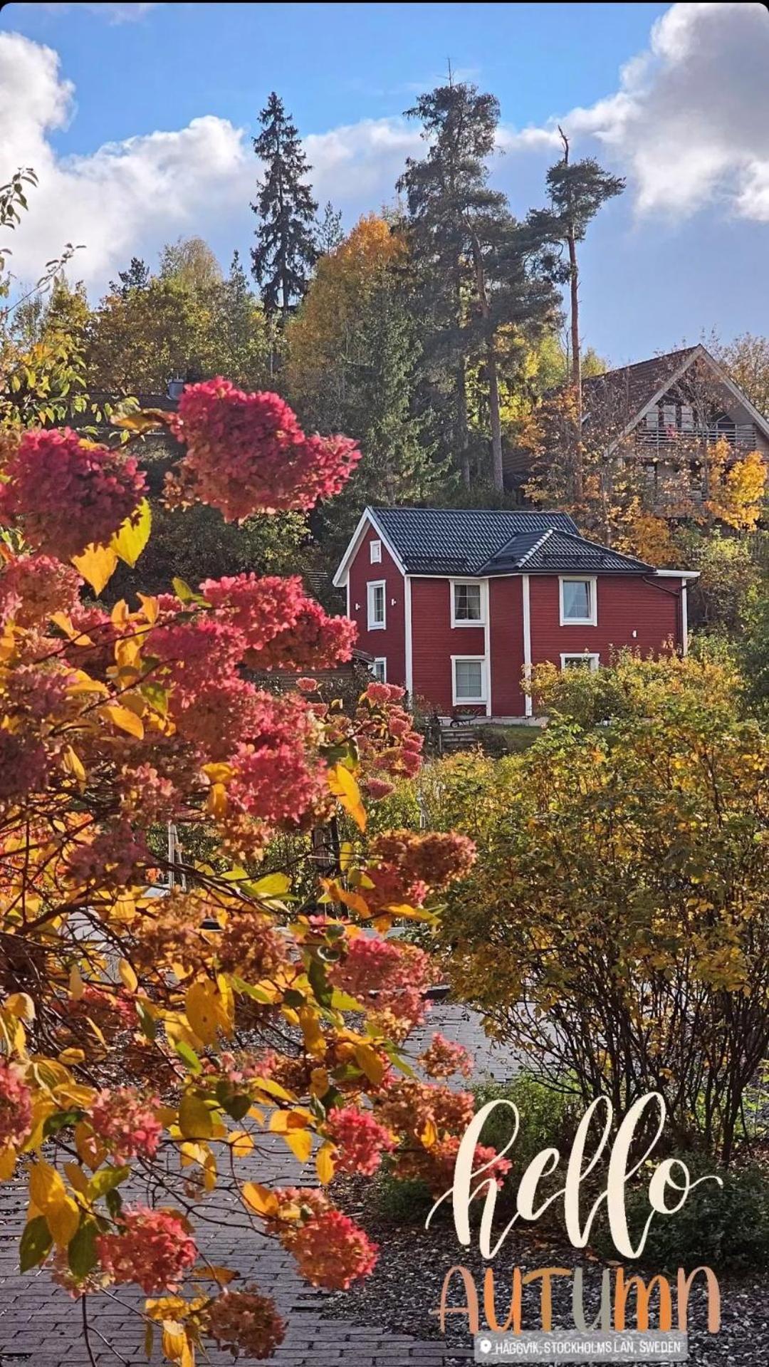 Charming Apartment In A Red House In ストックホルム エクステリア 写真