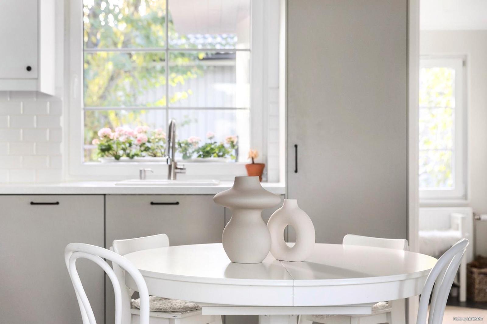 Charming Apartment In A Red House In ストックホルム エクステリア 写真