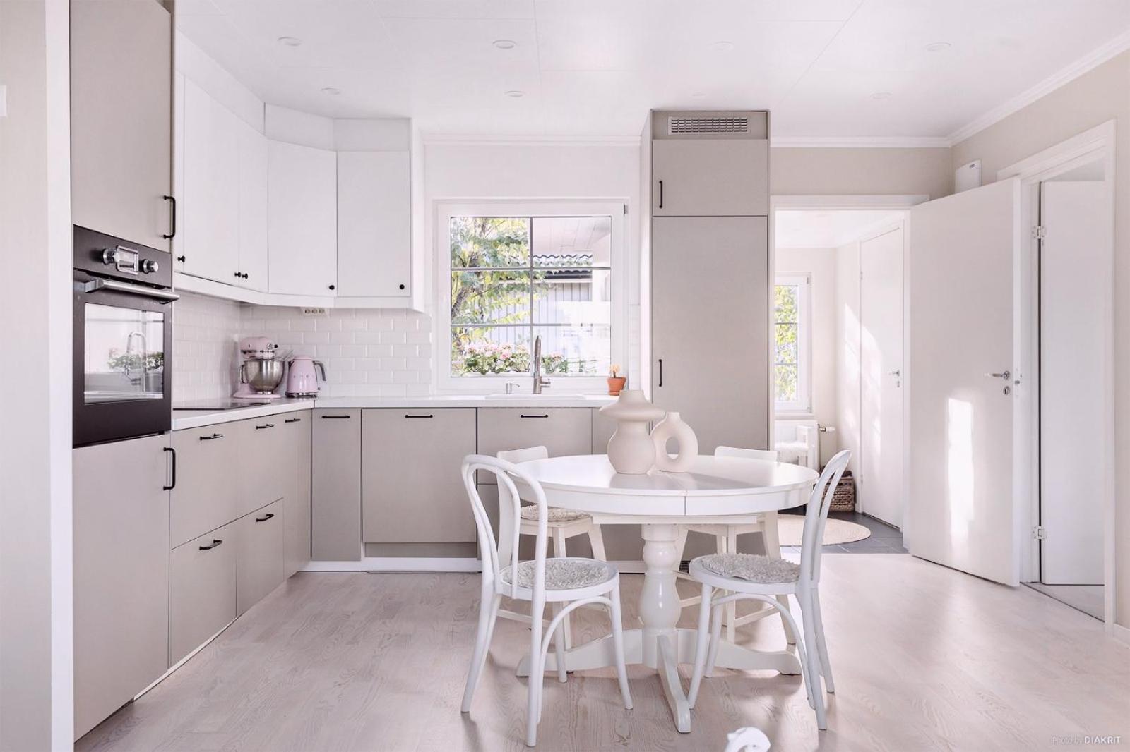 Charming Apartment In A Red House In ストックホルム エクステリア 写真